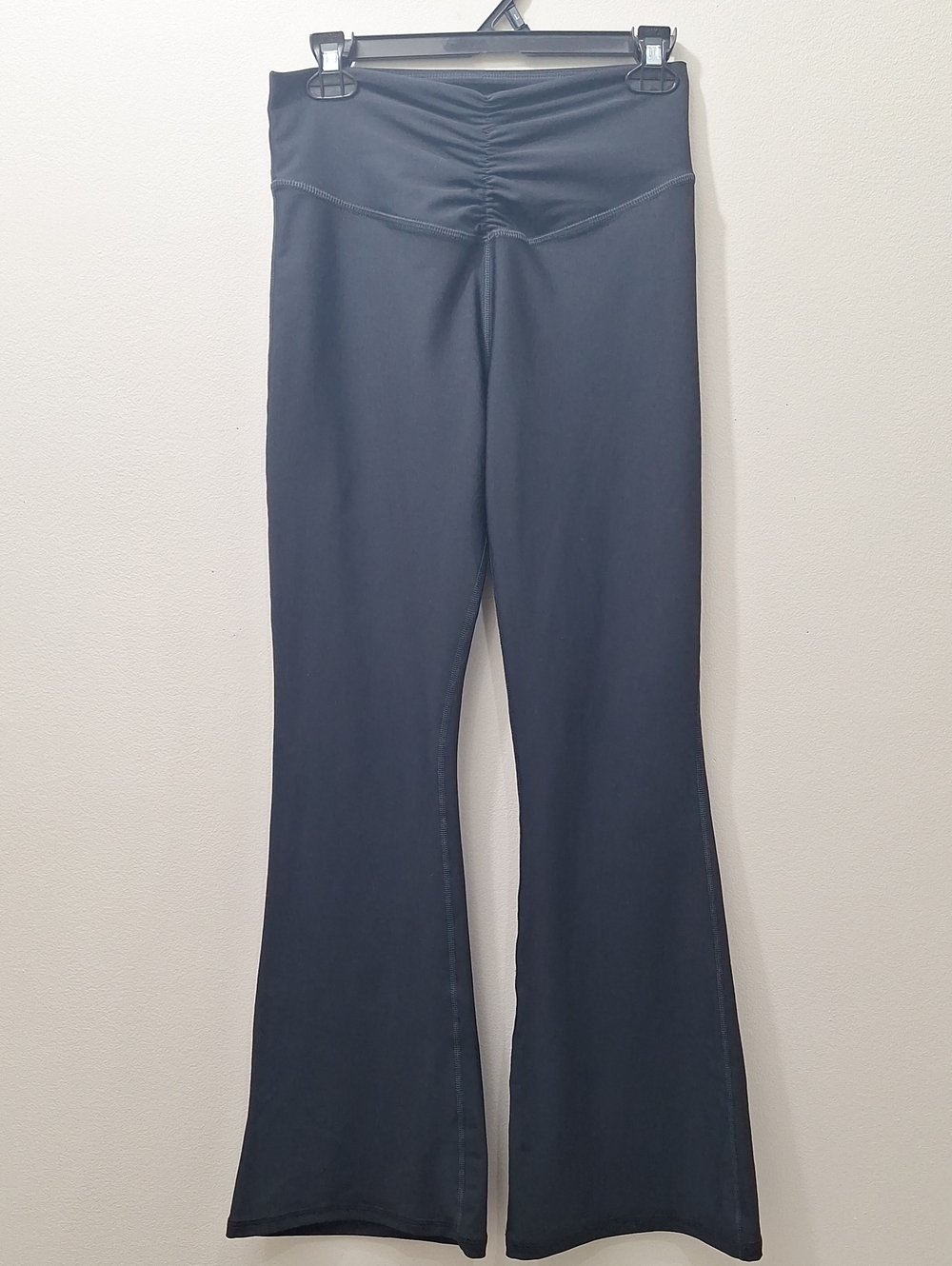 BECCA Black Athletic Leggings with Stitched Waistband Size L